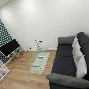 Apartamento 3 Pieces Au Calme Avec 1 Acces Independant, París
